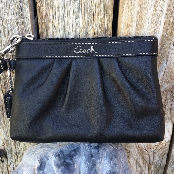 Coach Vintage Y2K Wristlet Leather Black - Picture 2 of 16